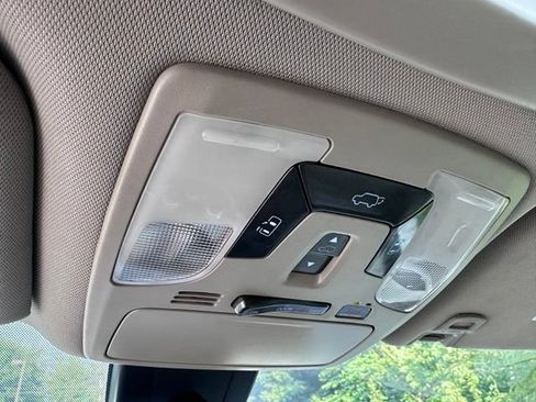 Used 2018 Toyota Sienna XLE w/ XLE Navigation Package AWD/4WD image 16