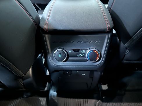 Certified 2025 Ford Explorer ST-Line image 32