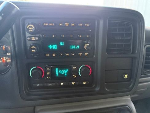 Used 2005 Chevrolet Tahoe Z71 w/ Preferred Equipment Group image 29