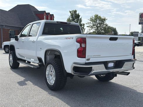 Used 2025 Chevrolet Silverado 2500 LT w/ Convenience Package AWD/4WD image 7