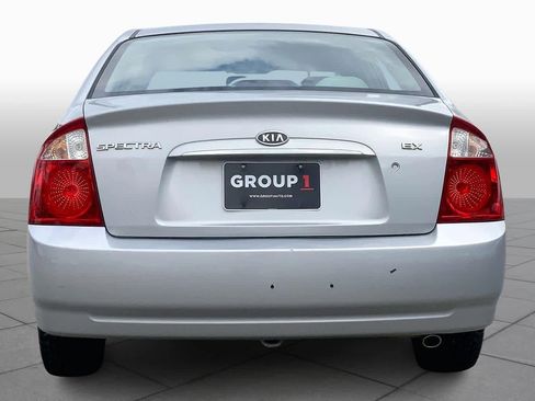 Used 2005 Kia Spectra LX image 4