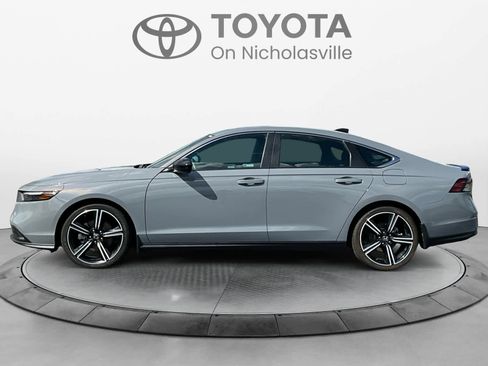 Used 2023 Honda Accord Sport image 3