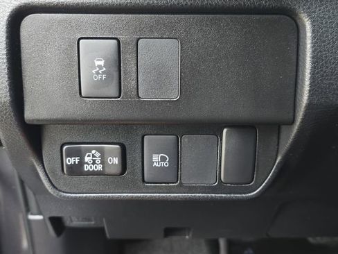 Used 2020 Toyota Tacoma SR w/ SR Convenience Package image 25