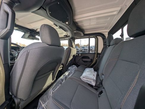 New 2026 Jeep Gladiator Willys AWD/4WD image 17