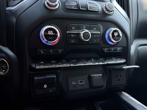 Used 2020 GMC Sierra 1500 AT4 w/ AT4 Premium Package AWD/4WD image 12