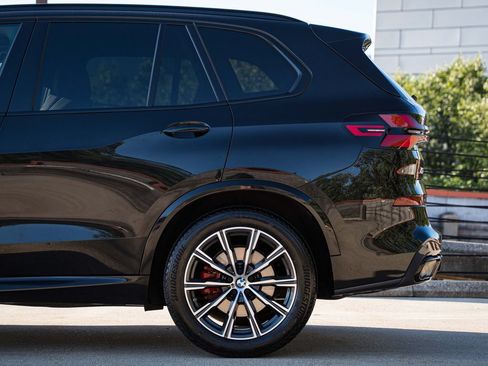 Used 2024 BMW X5 xDrive40i w/ M Sport Package AWD/4WD image 4