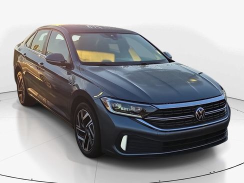 Used 2024 Volkswagen Jetta SEL FWD image 4