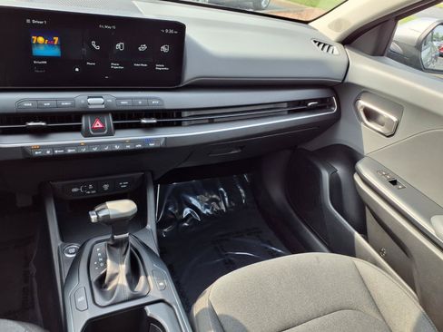 Used 2025 Kia K4 FWD image 3