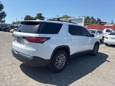 Certified 2023 Chevrolet Traverse LT FWD image 1