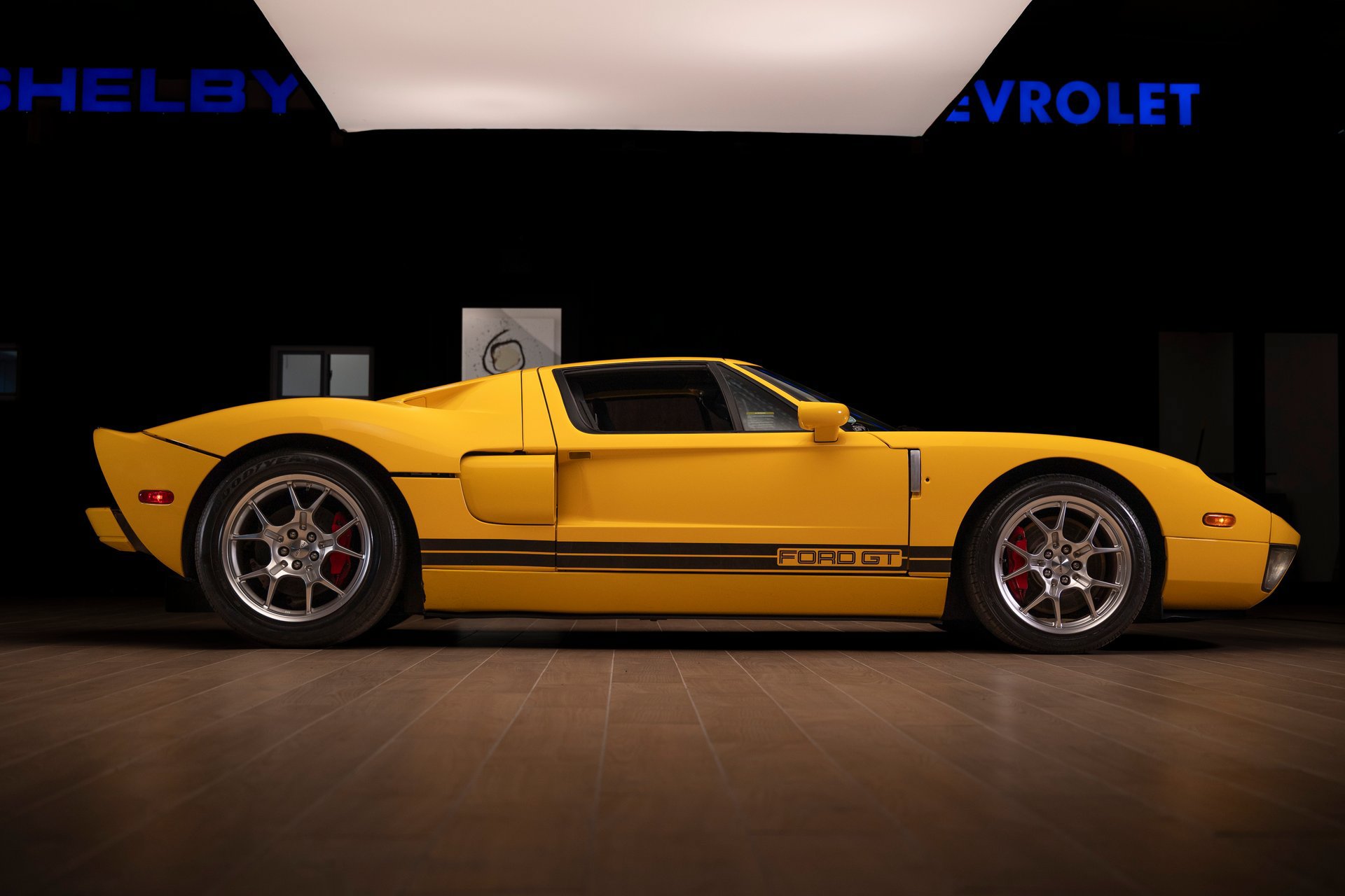 Used 2005 Ford GT RWD image 28