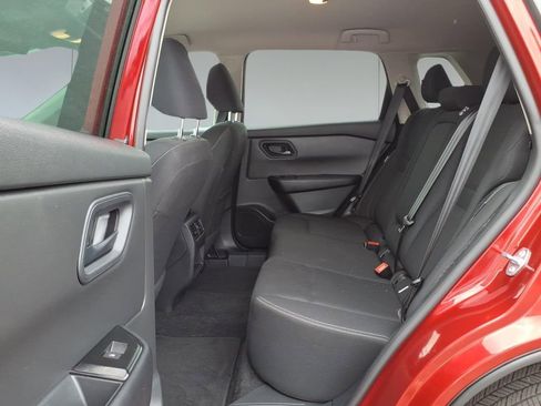 Used 2025 Nissan Rogue S image 10