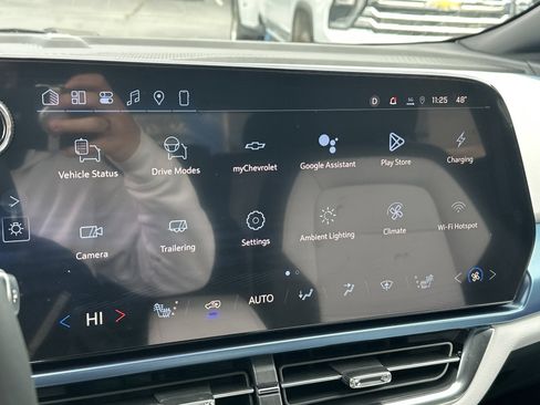 New 2026 Chevrolet Equinox EV LT image 25