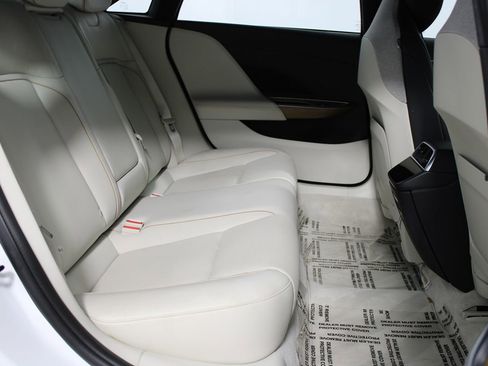 Used 2023 Lucid Air Touring image 32