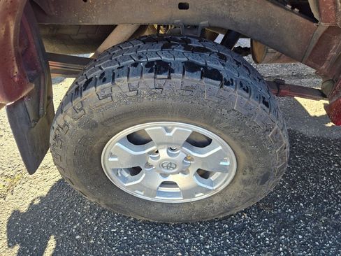 Used 2002 Toyota Tacoma PreRunner image 28