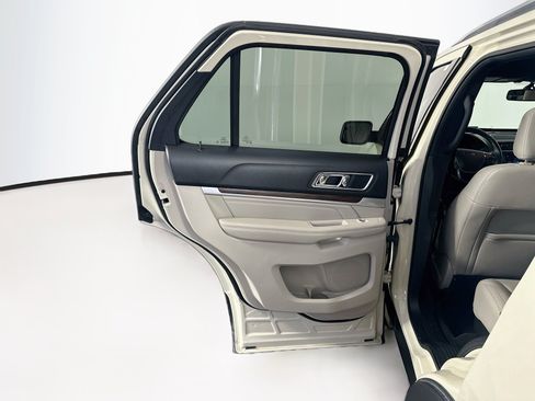 Used 2018 Ford Explorer Limited FWD image 27