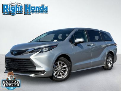 Used 2025 Toyota Sienna LE