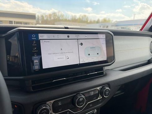 Used 2024 Jeep Gladiator Sport image 20