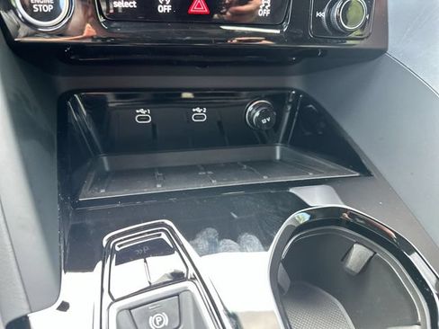 Used 2025 Audi Q5 Premium w/ Convenience Package AWD/4WD image 39