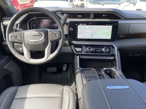 New 2026 GMC Sierra 2500 Denali w/ Denali Reserve Package image 10