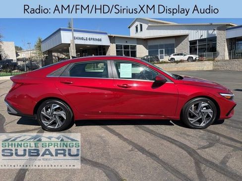 Used 2025 Hyundai Elantra SEL image 3