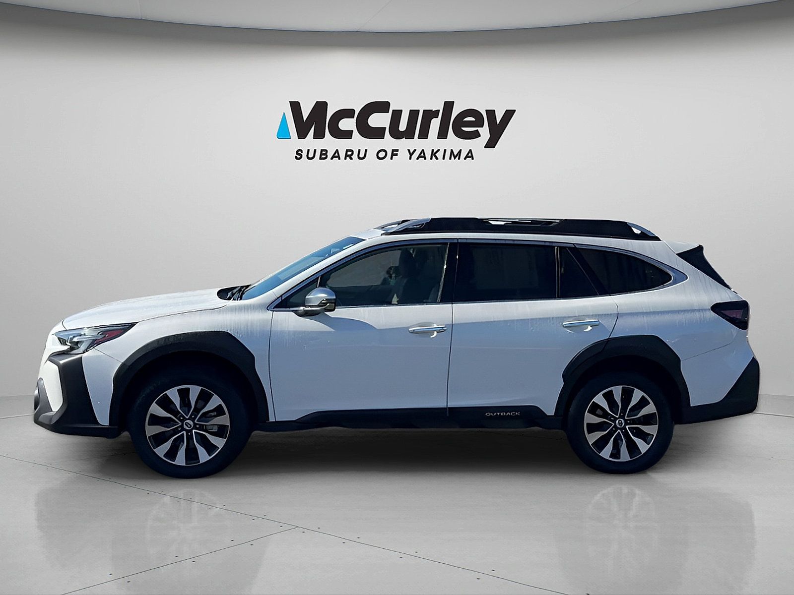 Certified 2023 Subaru Outback Touring XT AWD/4WD image 3