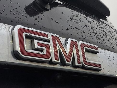 Used 2017 GMC Acadia SLT image 33