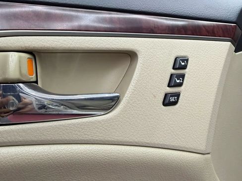 Used 2011 Toyota Avalon Limited FWD image 11