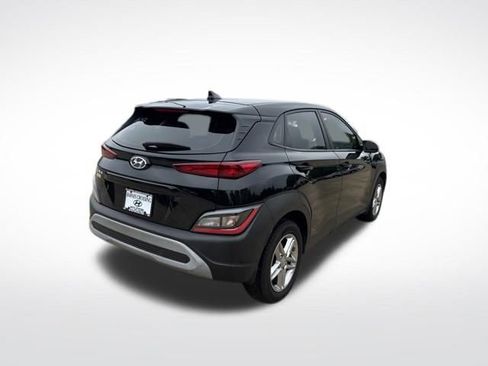 Used 2023 Hyundai Kona SE FWD image 3