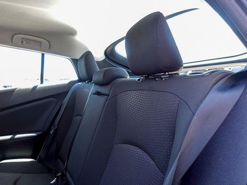 Certified 2022 Toyota Prius LE FWD image 21