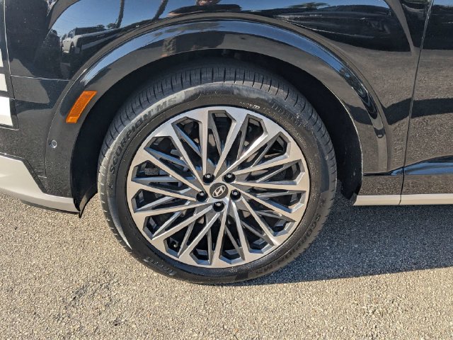 Used 2026 Hyundai Palisade Calligraphy FWD image 11