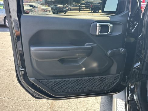 Used 2020 Jeep Wrangler Sport AWD/4WD image 11