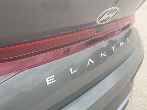 Used 2024 Hyundai Elantra SEL FWD image 11