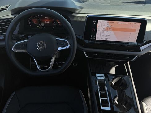 New 2026 Volkswagen Atlas Peak Edition AWD/4WD image 16