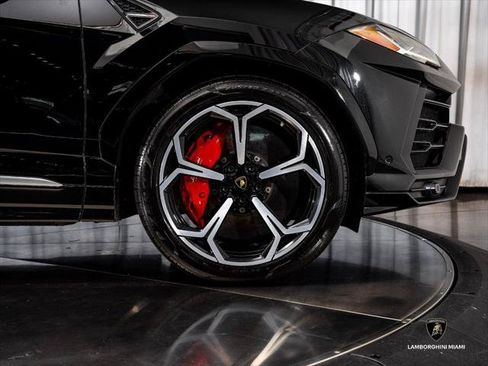 Used 2019 Lamborghini Urus AWD/4WD image 17