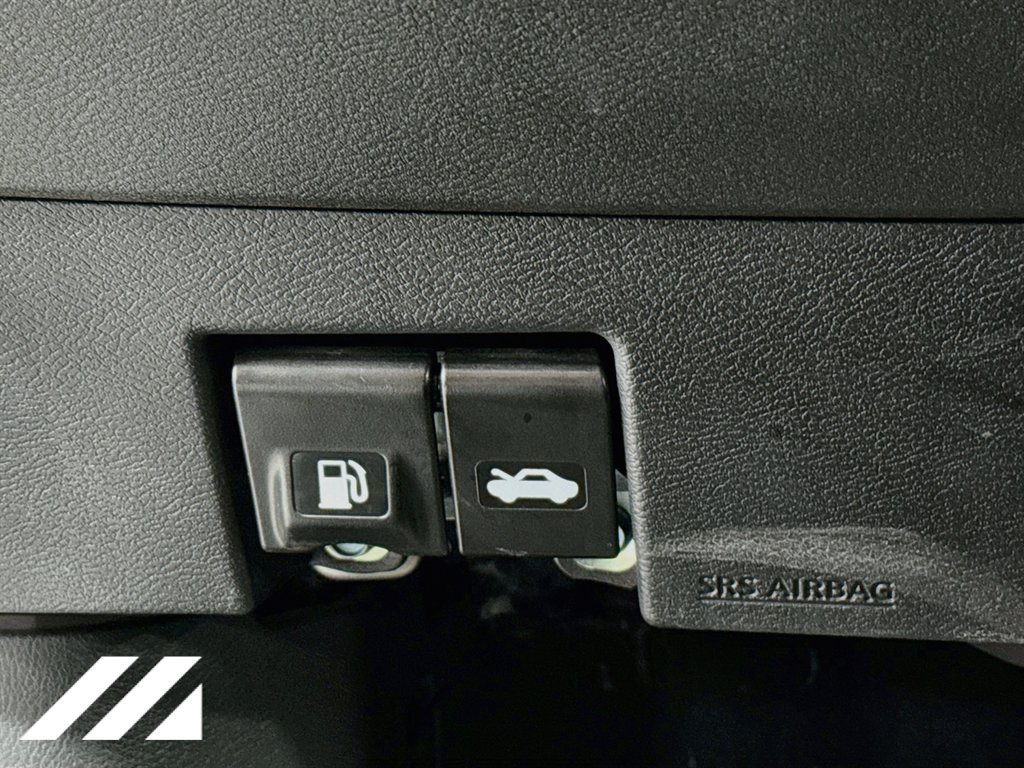 Used 2023 Nissan Kicks SV FWD image 10
