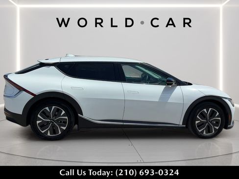 Used 2024 Kia EV6 Light RWD image 2