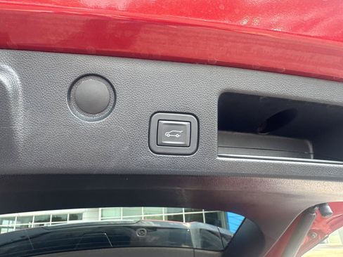 Used 2025 Chevrolet Equinox LT w/ Convenience Package II FWD image 14
