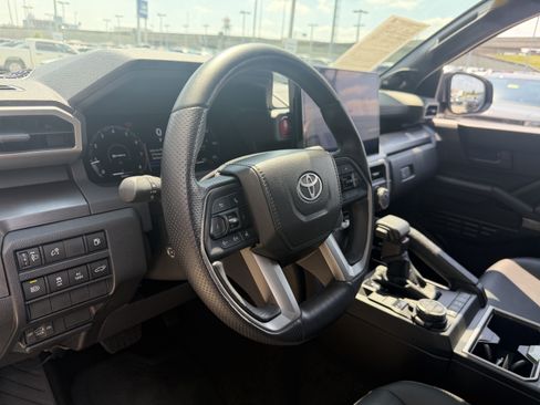 Used 2025 Toyota 4Runner TRD Off-Road Premium w/ Tow Technology Package AWD/4WD image 34