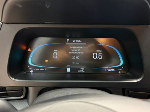 Used 2025 Hyundai Elantra Sport image 13