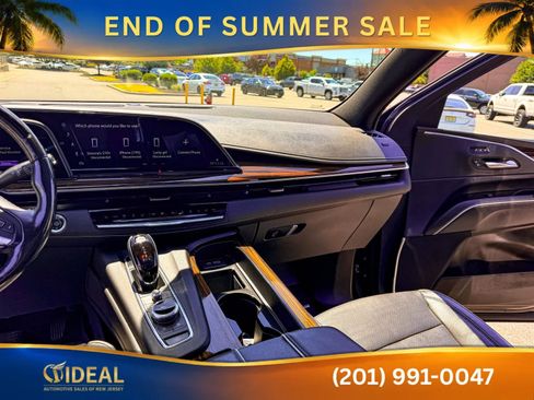 Used 2022 Cadillac Escalade ESV Premium Luxury AWD/4WD image 28