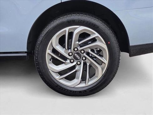 New 2025 Lincoln Navigator Reserve image 9