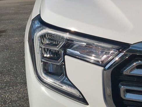 Used 2024 GMC Terrain SLT image 10