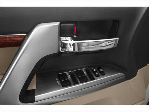 Used 2015 Toyota Land Cruiser image 15