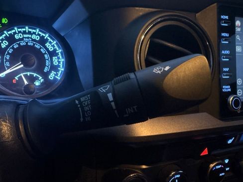 Used 2020 Toyota Tacoma SR5 image 35