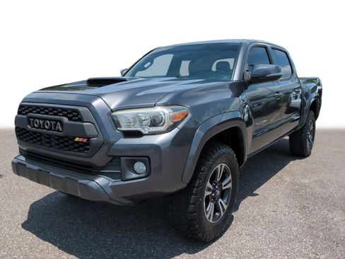 Used 2016 Toyota Tacoma TRD Sport RWD image 1