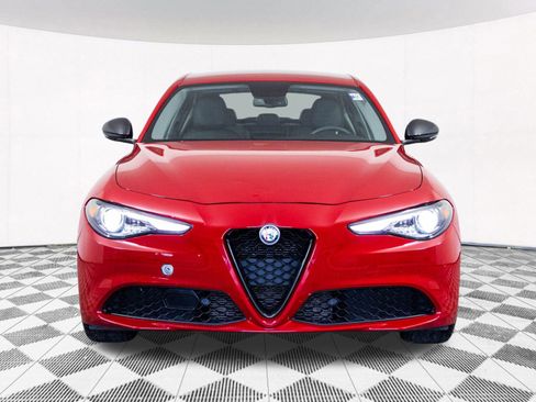 Used 2018 Alfa Romeo Giulia Base w/ Nero Edizione image 8