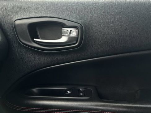 Used 2020 Jeep Compass Trailhawk AWD/4WD image 15