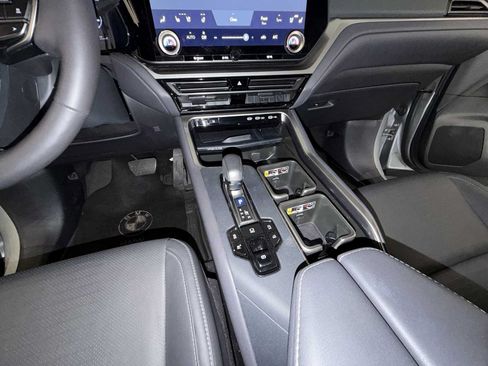 Used 2024 Lexus TX 350 AWD w/ Captains Chair Package image 18