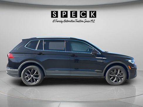 Used 2024 Volkswagen Tiguan SE AWD/4WD image 12