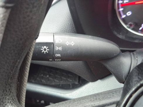 Used 2020 Toyota RAV4 LE FWD image 6